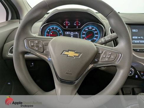 Used 2018 Chevrolet Cruze LT w/ Convenience Package FWD image 16