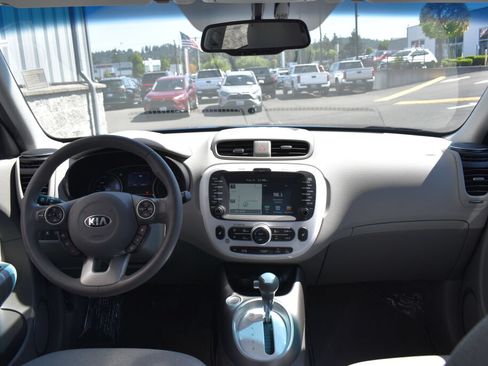 Used 2017 Kia Soul EV FWD image 26
