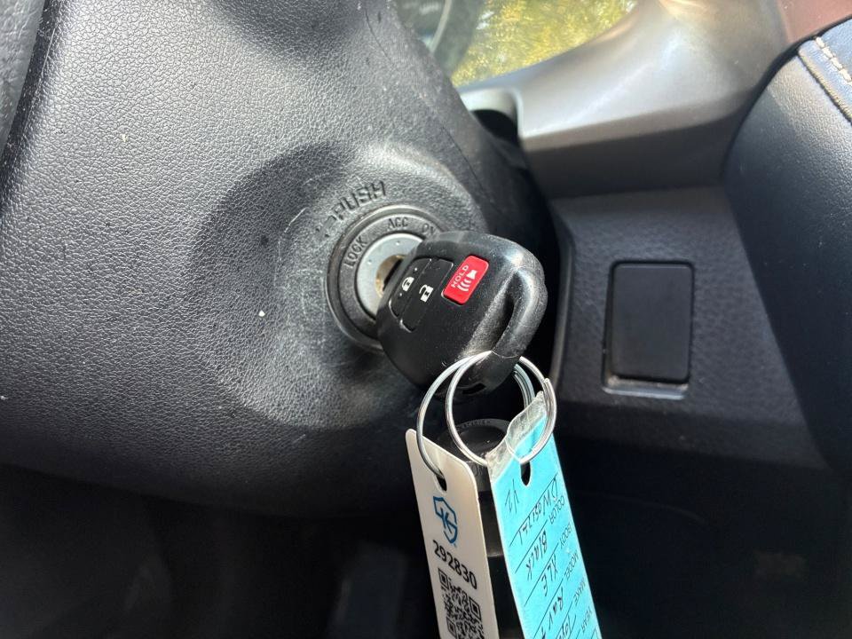 Used 2013 Toyota RAV4 XLE AWD/4WD image 24