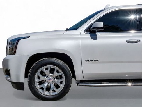 Used 2019 GMC Yukon SLT w/ Open Road Package image 10