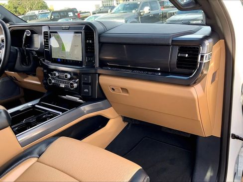 Certified 2025 Ford F250 Lariat w/ Chrome Package image 17