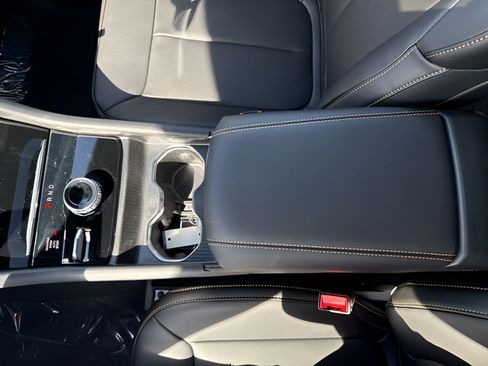 New 2026 Jeep Grand Cherokee Limited AWD/4WD image 17