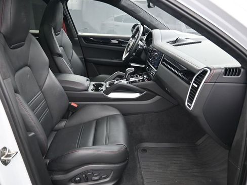 Certified 2023 Porsche Cayenne Turbo S image 27