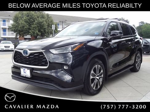 Used 2023 Toyota Highlander XLE AWD/4WD image 8