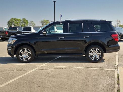 Used 2024 Ford Expedition Limited RWD image 2