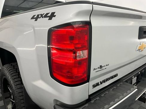 Used 2017 Chevrolet Silverado 1500 LT w/ All Star Edition AWD/4WD image 22