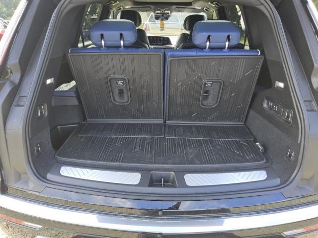Used 2026 Cadillac Vistiq Premium Luxury w/ LPO, Floor Liner Package AWD/4WD image 10