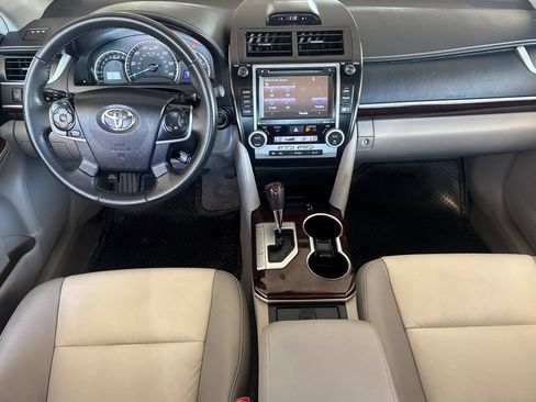 Used 2014 Toyota Camry XLE FWD image 10