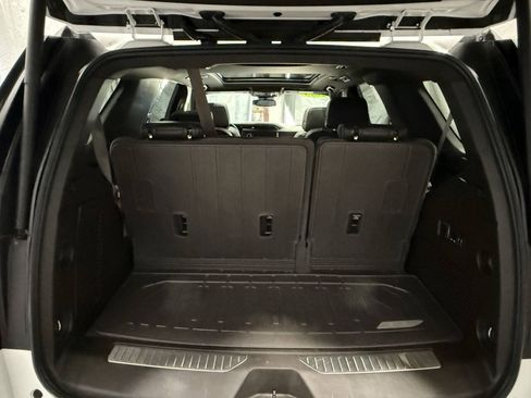 Used 2023 GMC Yukon Denali w/ LPO, Floor Liner Package AWD/4WD image 15