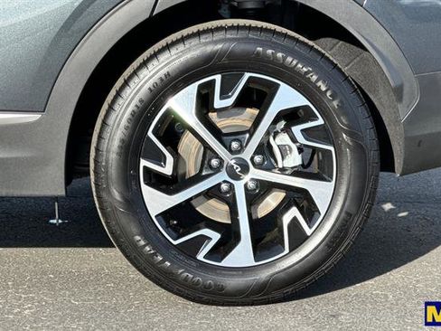 Used 2025 Kia Sportage EX w/ EX Premium Package image 34