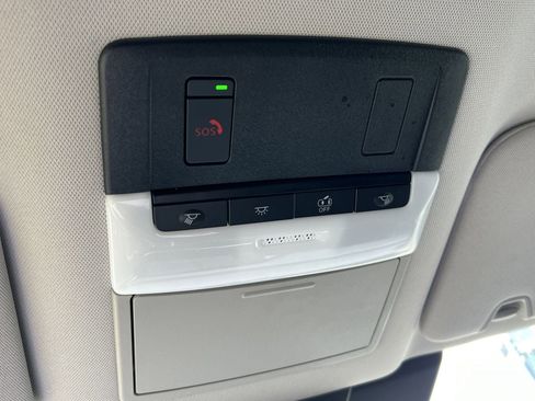 Certified 2024 Nissan Pathfinder SL FWD image 18