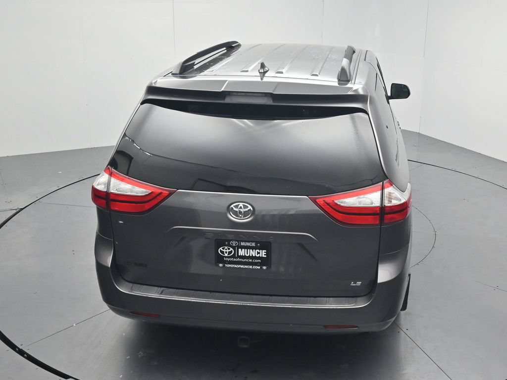 Used 2019 Toyota Sienna LE w/ Carpet Mat Package FWD image 45