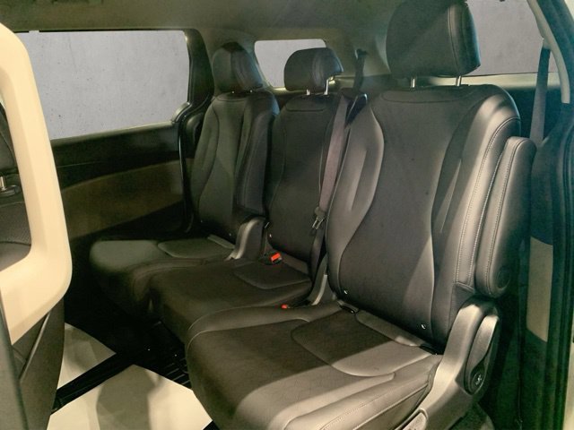 New 2027 Kia Carnival FWD image 19