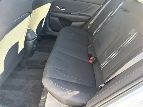 Certified 2025 Hyundai Elantra SEL image 20