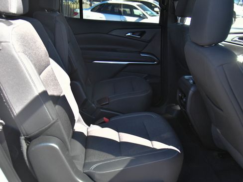 Used 2024 Chevrolet Traverse LT image 53