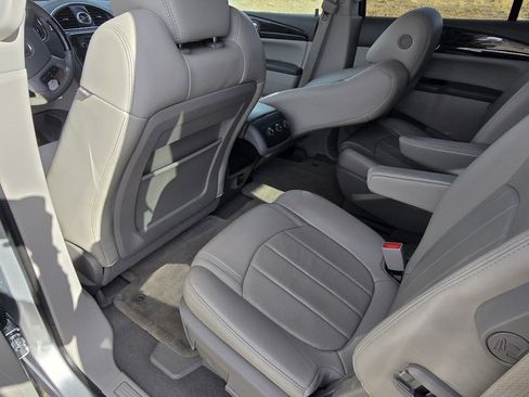 Used 2014 Buick Enclave Leather image 15