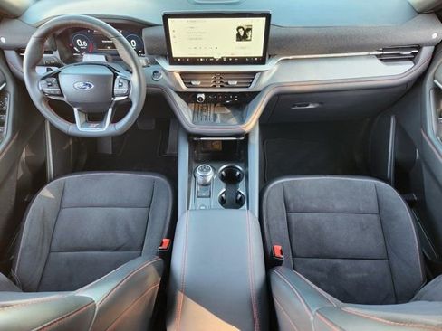 Used 2025 Ford Explorer ST image 28