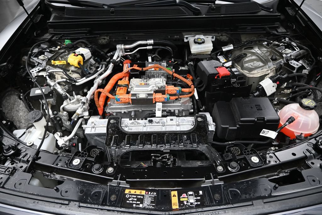 Certified 2025 Cadillac Lyriq Sport AWD/4WD image 8