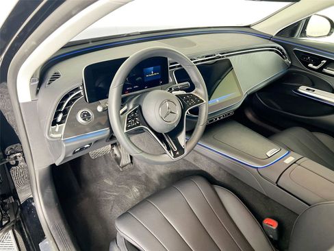 Used 2025 Mercedes-Benz E 350 4MATIC Sedan image 10