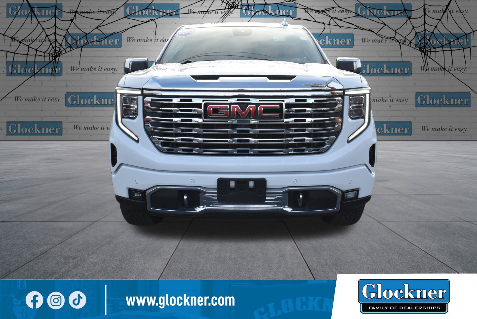 Used 2023 GMC Sierra 1500 Denali AWD/4WD image 2