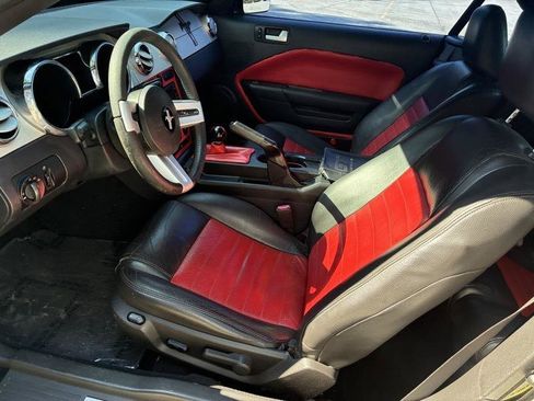 Used 2009 Ford Mustang GT Premium RWD image 40