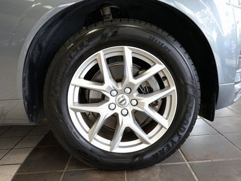 Used 2020 Volvo XC60 T5 Momentum image 56