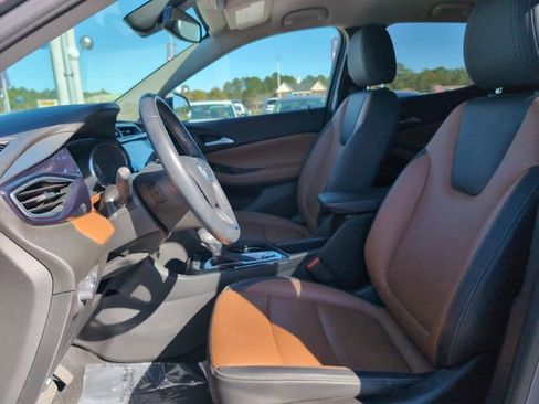 Used 2020 Buick Encore GX Essence image 9