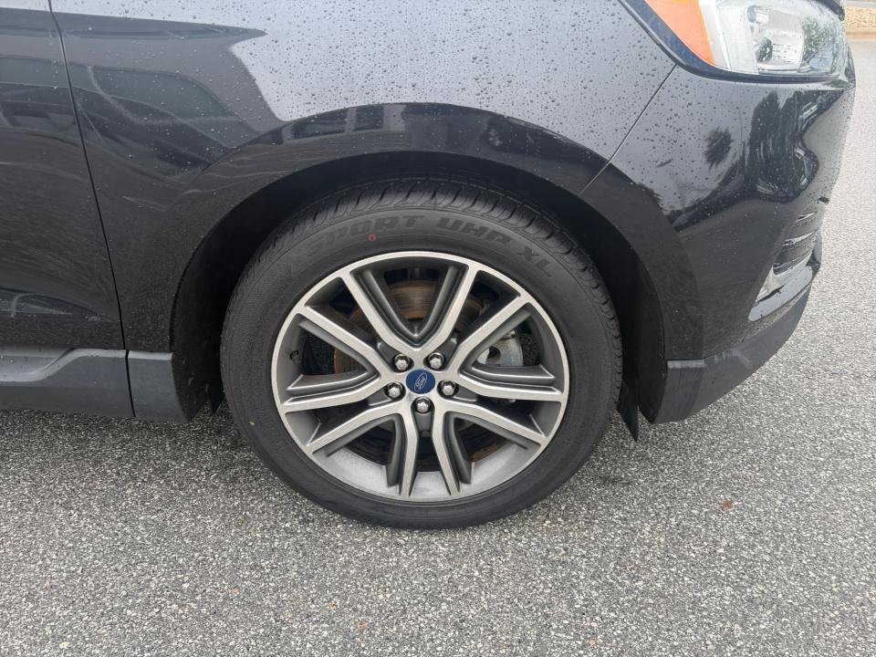 Used 2019 Ford Edge Titanium w/ Cold Weather Package AWD/4WD image 25