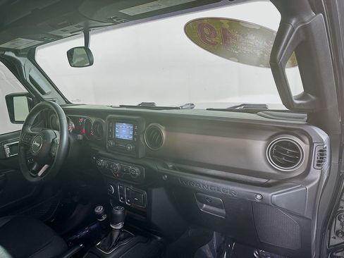 Certified 2019 Jeep Wrangler Sport image 39