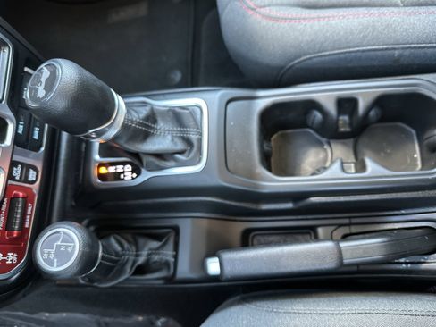Used 2026 Jeep Wrangler Unlimited Rubicon AWD/4WD image 19