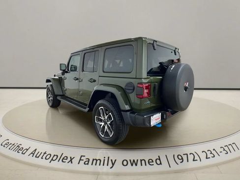 Used 2024 Jeep Wrangler Unlimited w/ Convenience Group AWD/4WD image 3