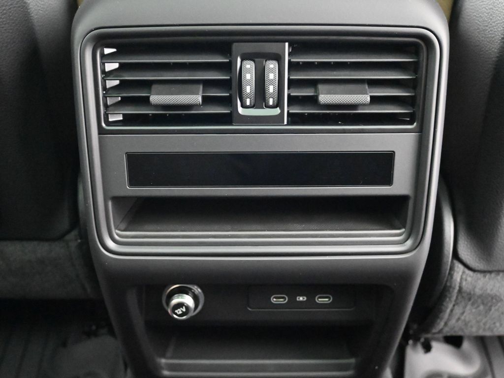Certified 2026 Porsche Cayenne AWD/4WD image 8