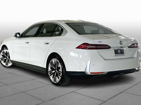 Used 2026 BMW i5 eDrive40 image 12