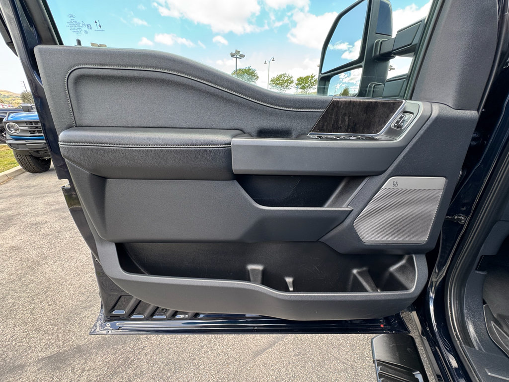 Used 2023 Ford F250 Lariat w/ Sport Appearance Package AWD/4WD image 18