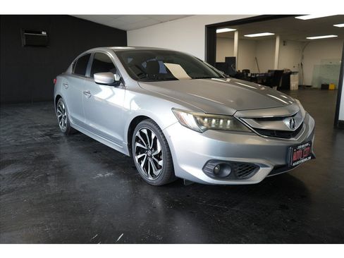 Used 2017 Acura ILX FWD image 9