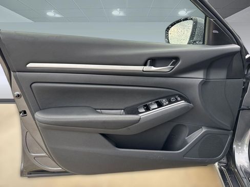 New 2025 Nissan Altima 2.5 SL image 11