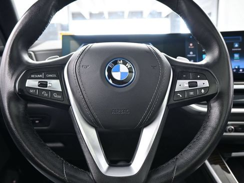 Used 2025 BMW X5 xDrive50e AWD/4WD image 30