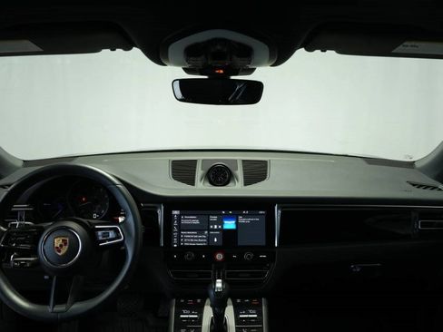 Used 2024 Porsche Macan image 16