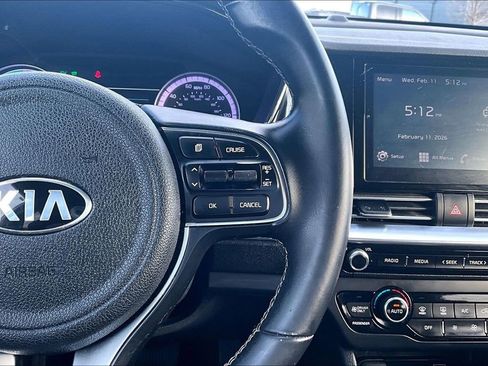 Used 2021 Kia Niro LXS image 12