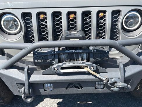 Used 2021 Jeep Gladiator Mojave AWD/4WD image 19
