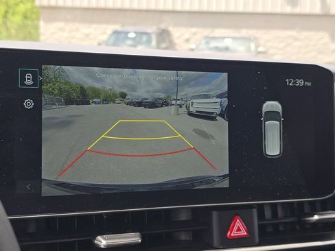 Used 2026 Kia Carnival LX FWD image 28