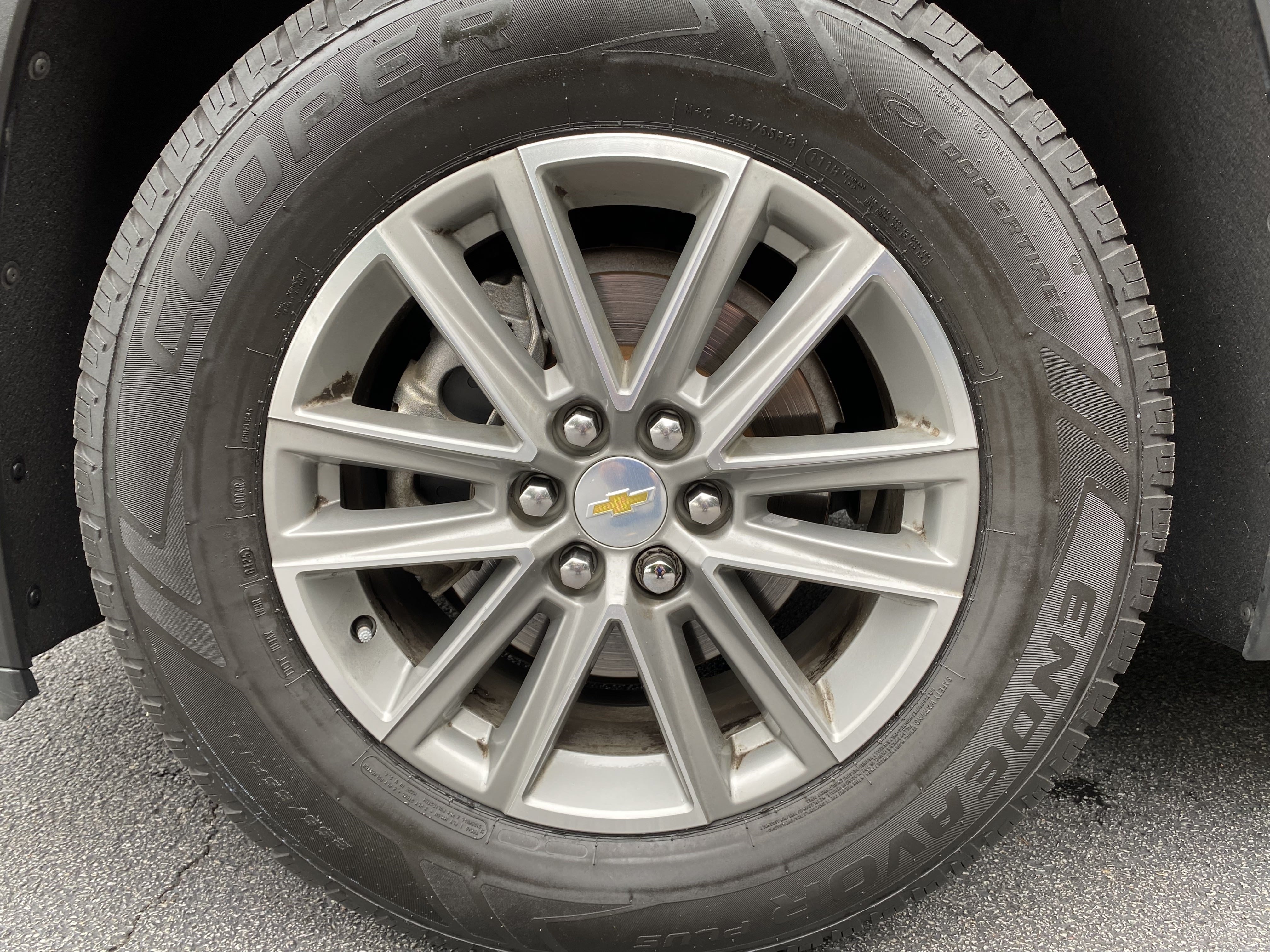 Used 2023 Chevrolet Traverse LT FWD image 42