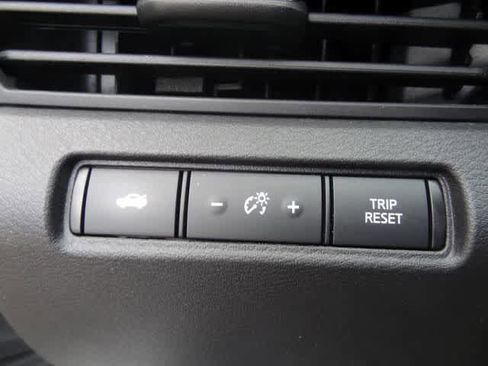 Used 2023 Nissan Altima 2.5 SV FWD image 14