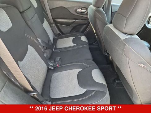 Used 2016 Jeep Cherokee Sport FWD image 19