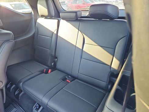 New 2026 Chevrolet Traverse LT w/ Sun and Wheel Package image 23