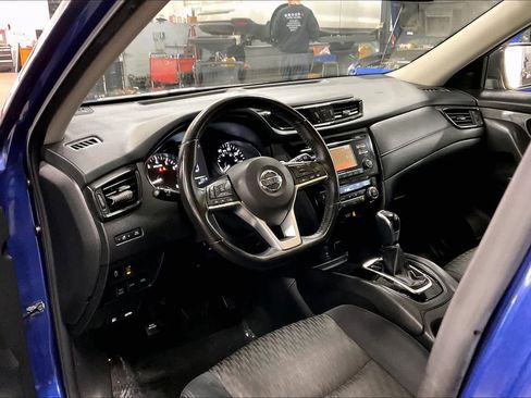 Used 2017 Nissan Rogue SV AWD/4WD image 17