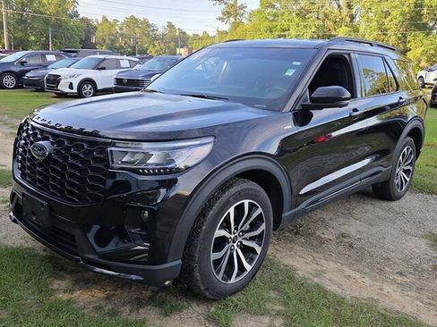 Used 2025 Ford Explorer ST-Line AWD/4WD image 4