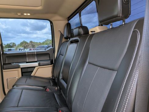 Used 2021 Ford F250 Lariat w/ Lariat Ultimate Package AWD/4WD image 18