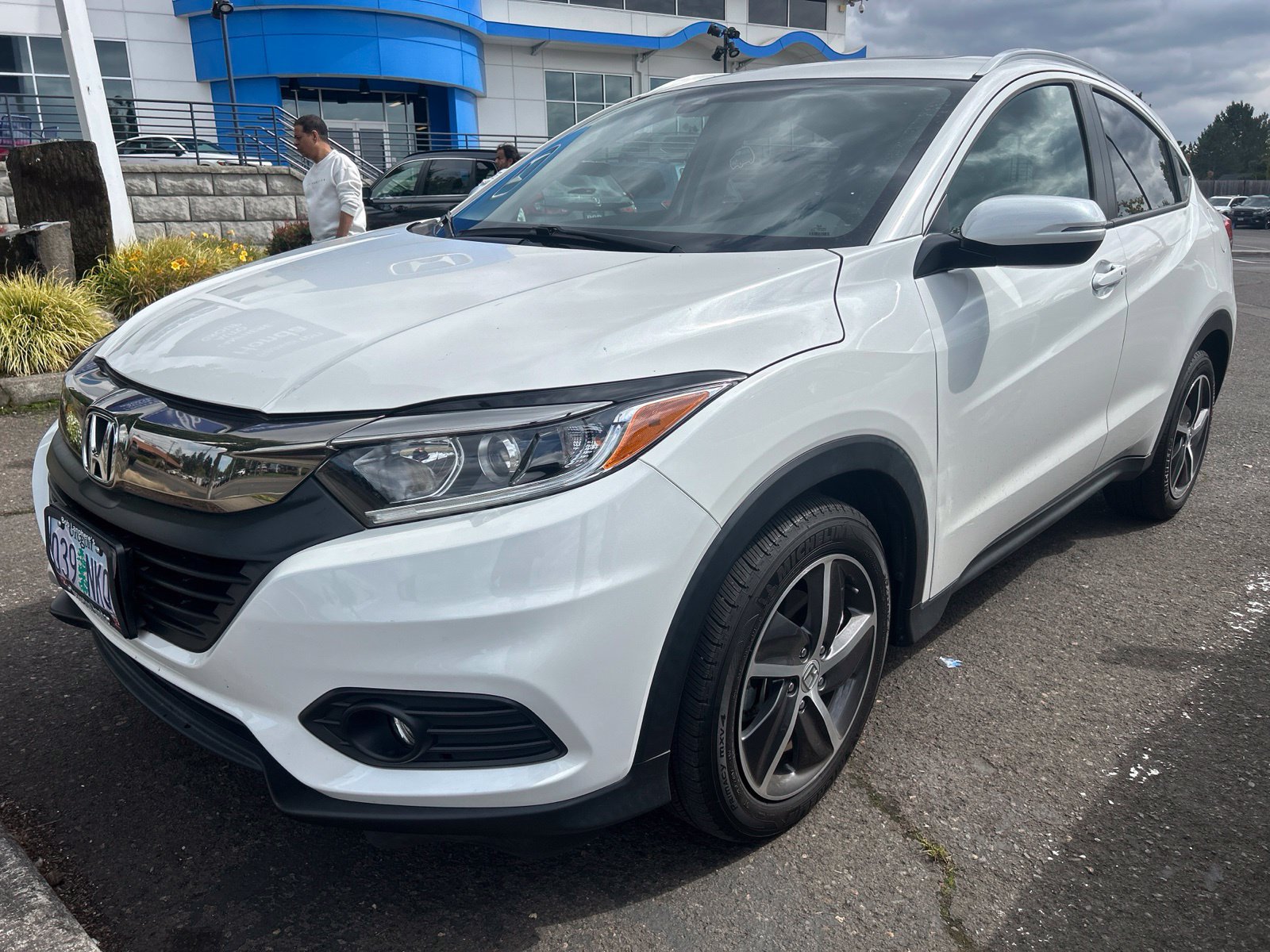 Used 2022 Honda HR-V EX image 1
