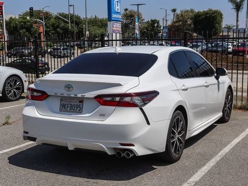 Used 2023 Toyota Camry SE FWD image 10